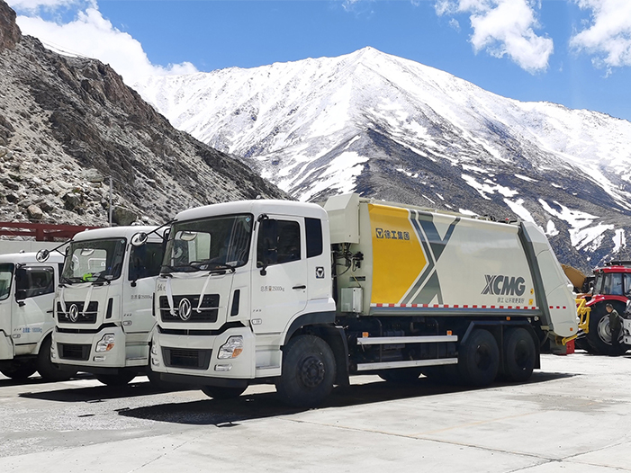 yl23455永利压缩式垃圾车批量交付西藏日喀则