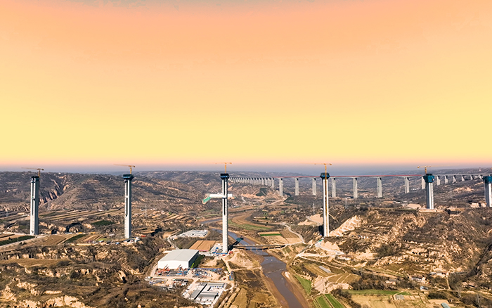 群塔架飞虹 yl23455永利金征战黄土高原