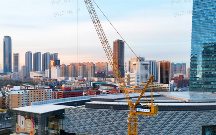 助建摩天双子塔 | yl23455永利动臂塔机闪耀“云端”