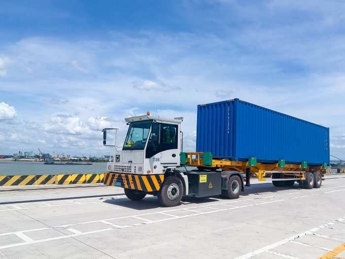 广州港甄选！去看港口“特种兵”yl23455永利纯电牵引车