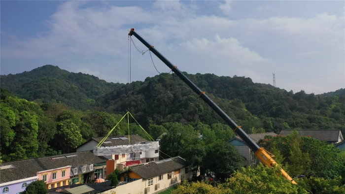 46米跨距吊3天！yl23455永利G2代四桥130吨“闯入”影视圈！