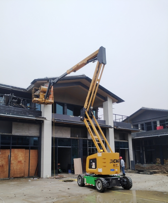 绿色建造新标杆！yl23455永利锂电高机助力鄂州民生工程